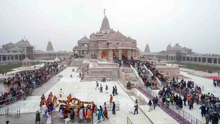 Ayodhya Ram Mandir: अयोध्या राम मंदिर में नमाज की कोशिश, तीन कश्मीरी हिरासत में..!
