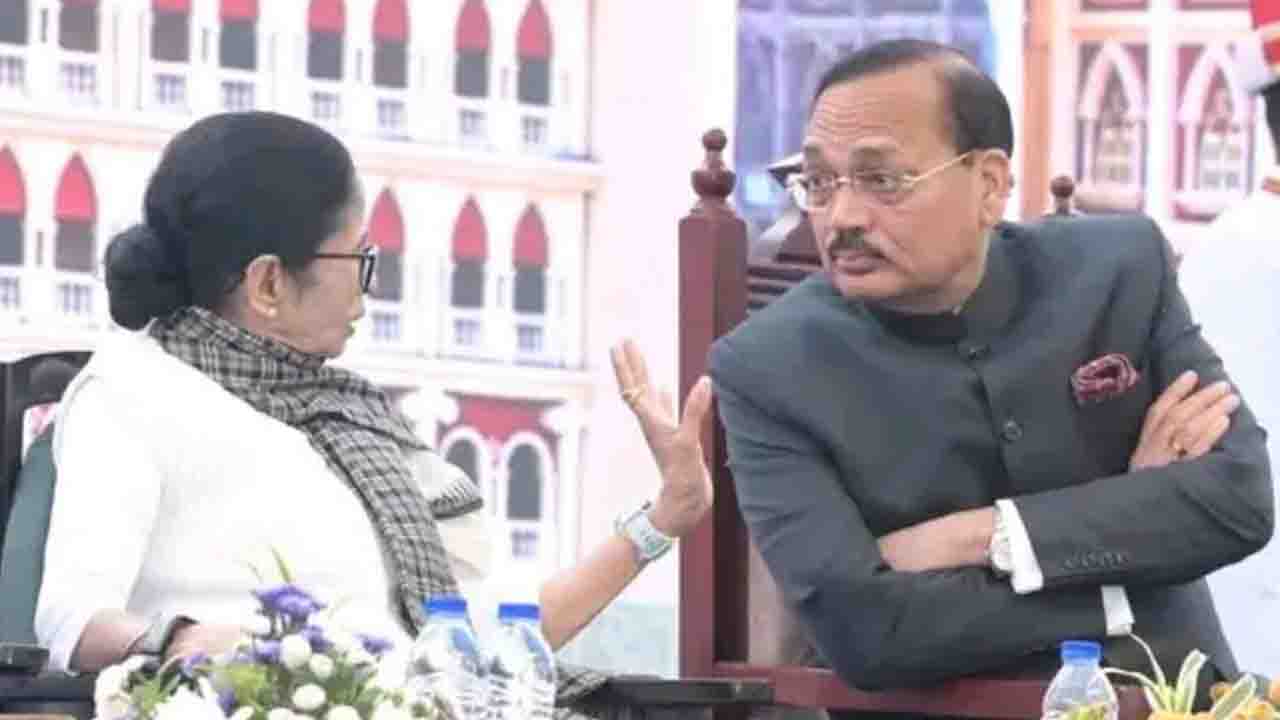 West Bengal: स्टेज पर बैठे चीफ जस्टिस सूर्यकांत, पश्चिम बंगाल की CM ममता बनर्जी ने की ये अपील