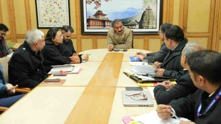 Himachal News: मुख्यमंत्री ने दिए जननी सुरक्षा ड्रॉप बैक एम्बुलेंस को बदलने के निर्देश
