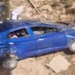 Mandi News: मंडी में घरेलू विवाद में पति ने पत्नी पर पेट्रोल डालकर लगा दी आग 1 Mandi Road Accident: स्कूल से वार्षिक परीक्षा का रिजल्ट लेकर कार से घर लौट रहे 4 बच्चों सहित 6 लोग गहरी खाई में गिरे