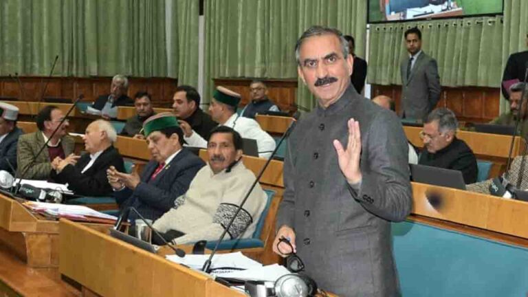 Himachal News: रोबोटिक सर्जरी मशीन पर CM सुक्खू की जयराम को खुली चुनौती, मंदिर मास्टर प्लान, नई स्क्रैप पॉलिसी और मीडिया विज्ञापनों के खर्च पर दी जानकारी