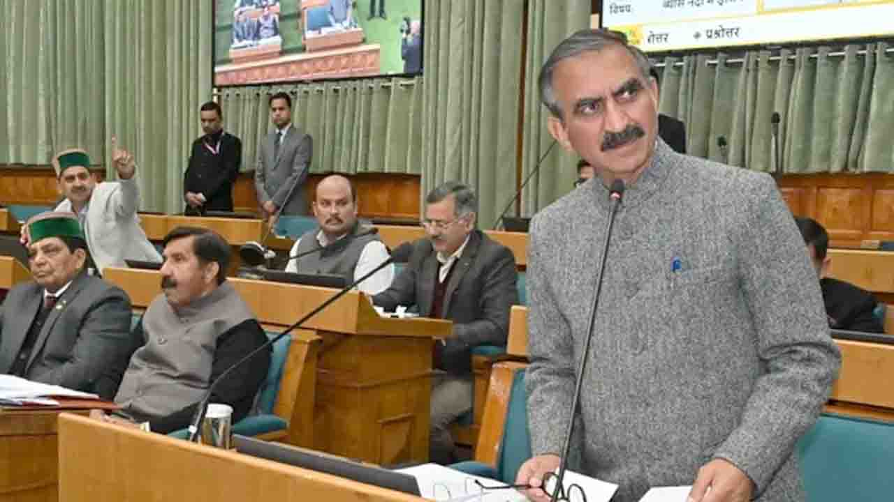 HOME 3 Himachal Entry Tax Controversy Himachal Entry Tax और फास्टैग को लेकर मचे बवाल पर CM सुक्खू ने स्थिति साफ की, कहा बॉर्डर के 5KM दायरे में रहने वालों को मिलेगा 'स्पेशल पास',