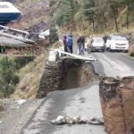 Chamba News: चंबा के 'चिल्ड्रन ऑफ द स्टेट' ने दिल्ली में देखा लोकतंत्र का वैभव, राष्ट्रपति भवन में चंबा रूमाल देख गर्व से चौड़े हुए सीने 1 Chamba Road Accident: भरमौर में सड़क धंसने से खाई में गिरी पिकअप, एक की मौत, एक गंभीर घायल