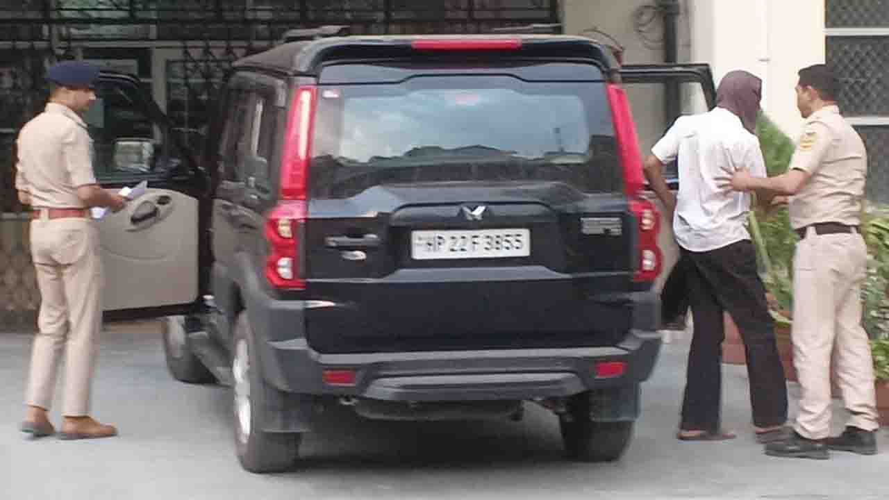 Fake currency racket Himachal Pradesh: हमीरपुर में जाली नोट गिरोह का पर्दाफाश, पंजाब के दो शातिर ठग पुलिस की गिरफ्त में