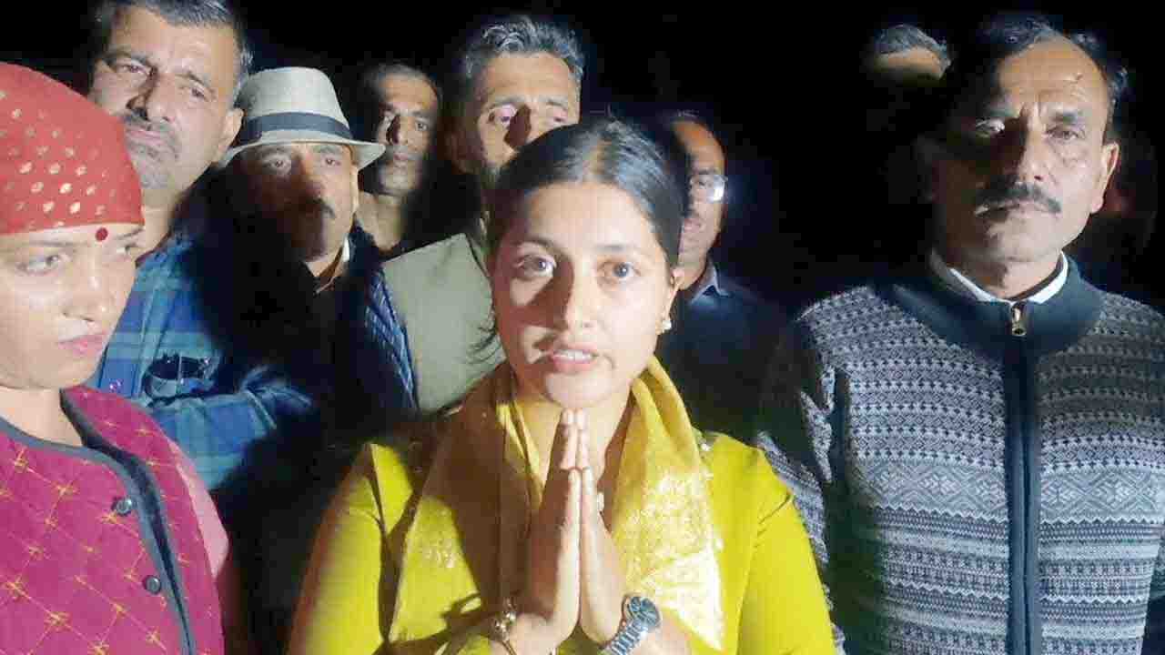 भारतीय सैनिकों पर आपत्तिजनक टिप्पणी कर फंसी Ishita Pundeer ने मांगी माफ़ी, अन्य जगह हुई शिकायतों के चलते अभी भी कस सकता है कानूनी शिकंजा