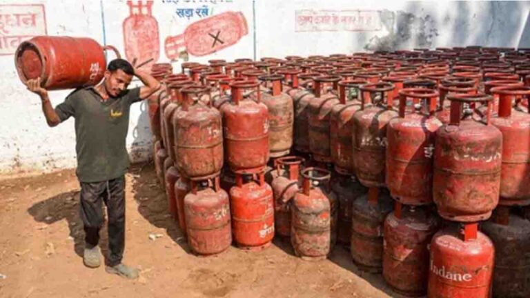 LPG सिलेंडर बुकिंग - वेटिंग पीरियड हुआ खत्म, घर बैठे अब जल्दी मिलेगा गैस कनेक्शन