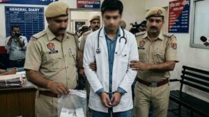 Doctor Arrested in Chitta Smuggling: सिरमौर में चिट्टा तस्करी मामले में एमबीबीएस डॉक्टर गिरफ्तार,