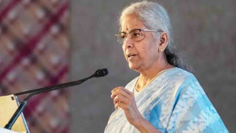 Petrol Diesel Price: एक्साइज ड्यूटी कटौती से ₹1 लाख करोड़ का नुकसान, जानें वित्त मंत्री निर्मला सीतारमण के बयान की पूरी सच्चाई