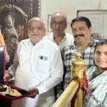 आस्था:  पुणे के श्रद्धालु ने माता बज्रेश्वरी मंदिर में चढ़ाया 100 ग्राम सोने का हार, देखें तस्वीरें