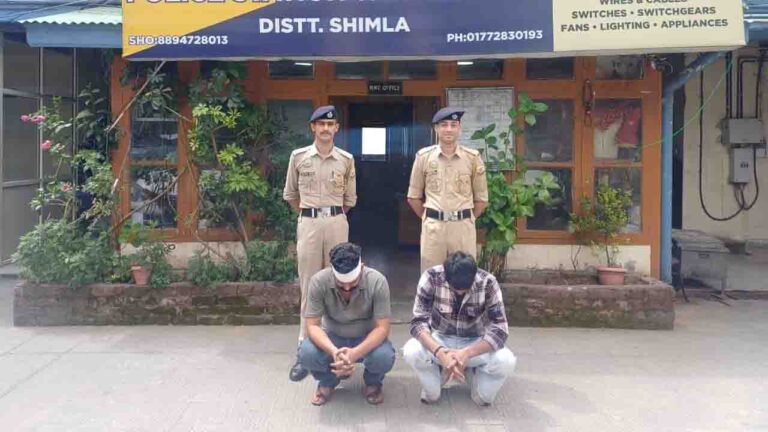 HRTC Bus Driver Assaulted Case: हिमाचल प्रदेश की राजधानी शिमला के कच्चीघाटी क्षेत्र में सड़क पर मारपीट का एक गंभीर मामला सामने आया है।