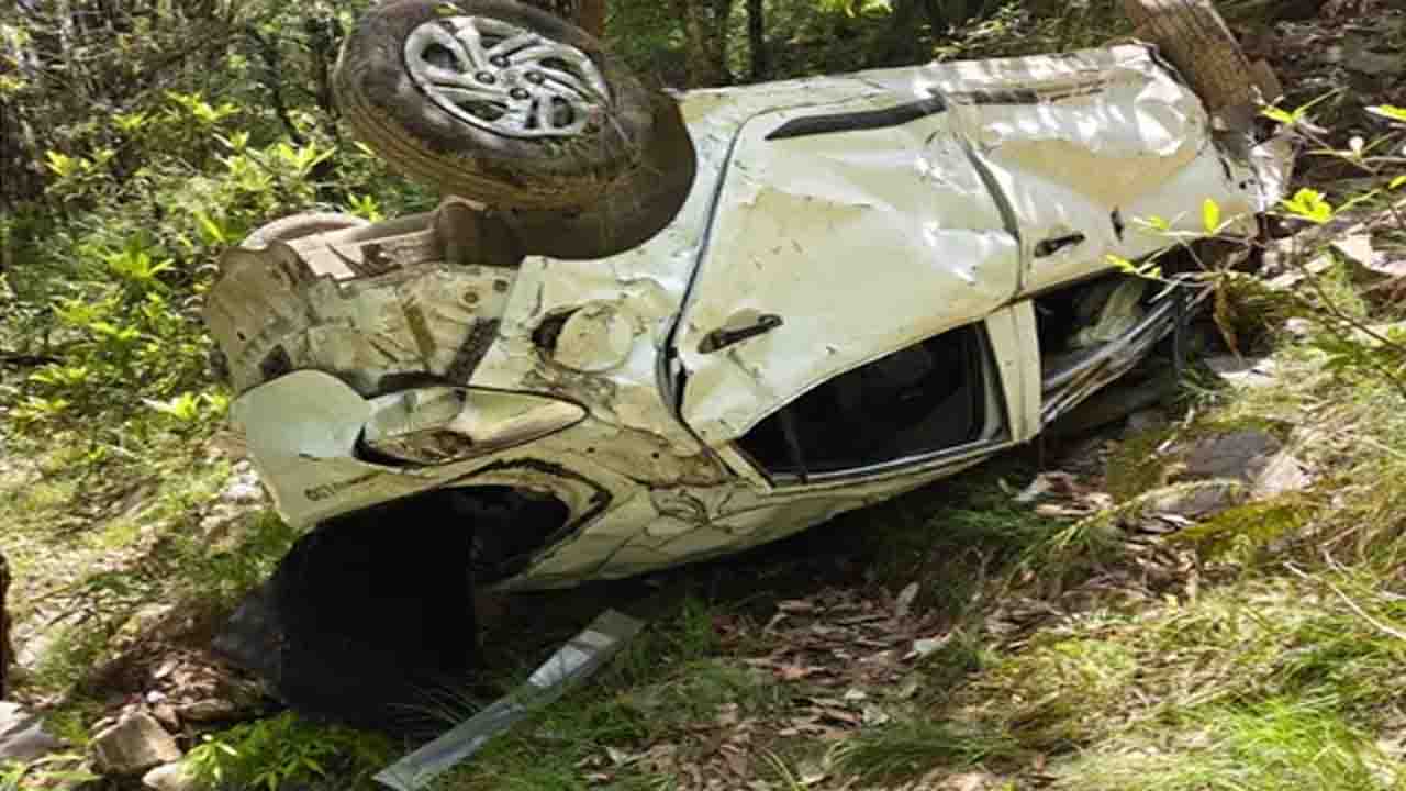 Sirmour Road Accident सिरमौर में दर्दनाक कार हादसा, पुलानी में 200 फीट गहरी खाई में गिरी कार, मां-बेटी समेत चार की मौके पर मौत