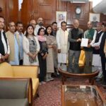 Himachal Tourism: भीषण गर्मी से बेहाल है उत्तर भारत, हिमाचल की वादियों में उमड़ी पर्यटकों की भारी भीड़ 1 Himachal Politics: हिमाचल चुनाव में आचार संहिता उल्लंघन के आरोपों के साथ भाजपा पहुंची राजभवन, सुक्खू सरकार पर लगाए गंभीर आरोप