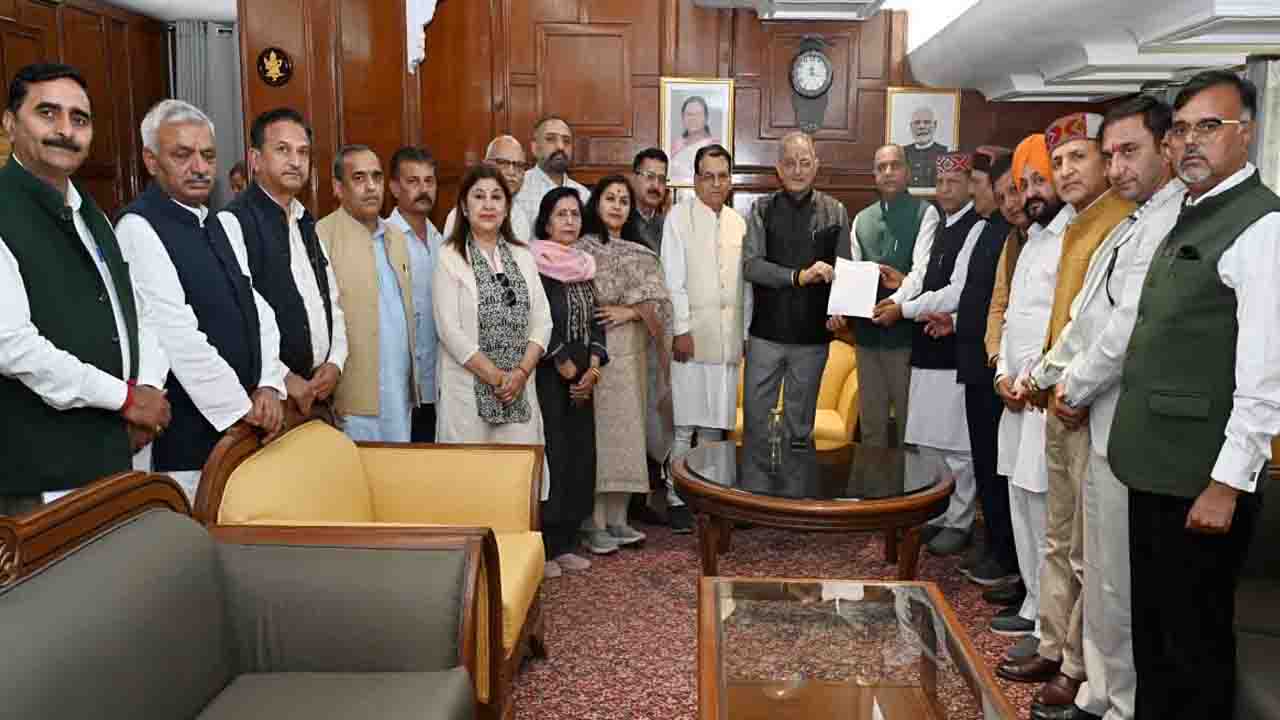 Himachal Politics: हिमाचल चुनाव में आचार संहिता उल्लंघन के आरोपों के साथ भाजपा पहुंची राजभवन, सुक्खू सरकार पर लगाए गंभीर आरोप