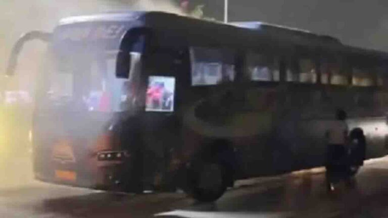 IPL Final में हार के बाद गुजरात टाइटन्स की बस में शॉर्ट सर्किट, सड़क पर बितानी पड़ी रात; बाल-बाल बचे खिलाड़ी