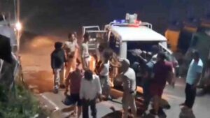 Mandi News: हिमाचल में महिला से सोने की चेन छीनकर भाग रहे थे पंजाब के 9 युवक, ग्रामीणों ने पीछा कर दबोचा