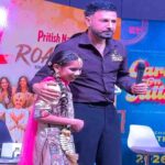 हिमाचली माटी की खुशबू पहुंची देश के सबसे बड़े मंच पर, कुल्लू के इंद्रजीत को मिलेगा 'उस्ताद बिस्मिल्लाह खां' राष्ट्रीय पुरस्कार 1 ‘कैरी ऑन जट्टा 4 आई चैलेंज’ में छाई हिमाचल की मनसिरत, स्टार कास्ट के साथ मंच पर मचाया धमाल