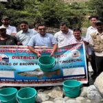 Kullu News: तीर्थन घाटी की नदियों में छोड़े गए करीब 20 हजार ट्राउट मछली के बीज