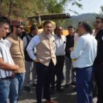 Solan News: लोक निर्माण मंत्री विक्रमादित्य सिंह गढ़खल-कसौली फ्लाई ओवर ब्रिज तथा धर्मपुर-कठनी मार्ग का किया निरीक्षण