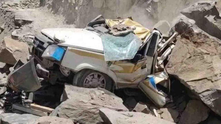 Lahaul Spiti Road Accident: लाहुल स्पीति के कडू नाला में दर्दनाक हादसा, चट्टान गिरने से 13 लोगों की मौत..