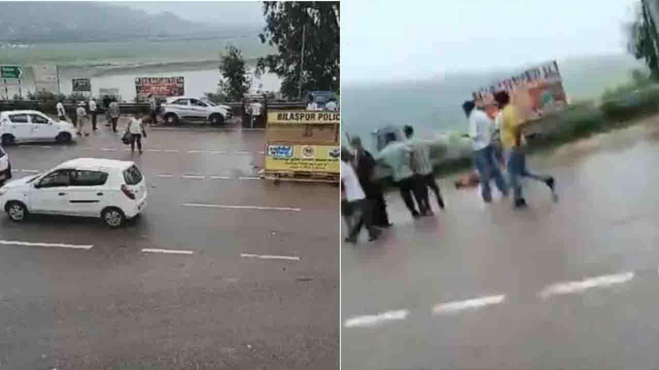 Bilaspur News: बिलासपुर फोरलेन पर दिनदहाड़े कुल्हाड़ी से जानलेवा हमला, मूकदर्शक बने रहे दो पुलिसकर्मी सस्पेंड