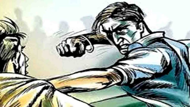 Hamirpur News: किराये के विवाद में टैक्सी चालक को बेरहमी से पीटा, बीच-बचाव करने पहुंची पुलिस से भी हाथापाई