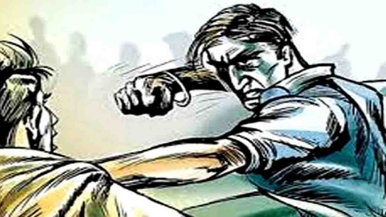 Hamirpur News: किराये के विवाद में टैक्सी चालक को बेरहमी से पीटा, बीच-बचाव करने पहुंची पुलिस से भी हाथापाई