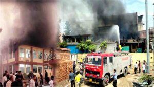 Sirmour News: कालाअम्ब में गत्ता उद्योग में लगी भयंकर आग से करोड़ों का नुकसान, आसमान छूती लपटें देख सहम गए लोग!