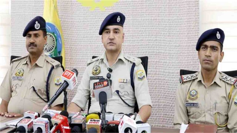 Kangra News: डॉक्टर के घर 73 लाख की चोरी का पर्दाफाश- महिला आरोपी की निशानदेही पर जंगल से मिला 50 तोले सोना और तोड़ी गई डीवीआर