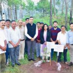 Kasauli Plantation Drive: वृक्षारोपण कर पर्यावरण संरक्षण का दिया संदेश, प्लास्टिक प्रदूषण के खिलाफ लिया संकल्प