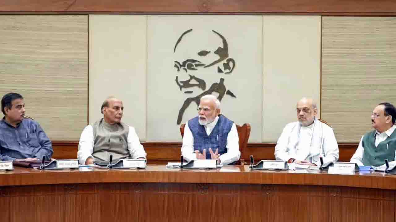 Paper Leak Controversy: मोदी सरकार का बड़ा एक्शन, NTA के 47 अफसर बर्खास्त, 10 साल जेल और 10 करोड़ जुर्माने वाले कानून को कैबिनेट की मंजूरी