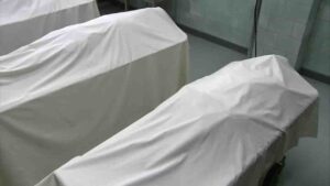 Kangra News: रात को खाना खाकर सोया था परिवार, सुबह संदिग्ध हालात में मां-बेटी की मौत, बेटा वेंटिलेटर पर