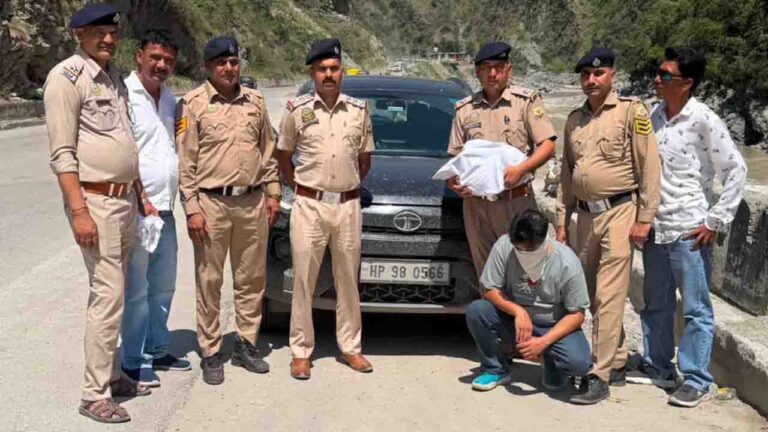 Mandi News: मंडी में नशे की बड़ी खेप बरामद, 3 किलो चरस के साथ पकड़ा गया कसौली का युवक,