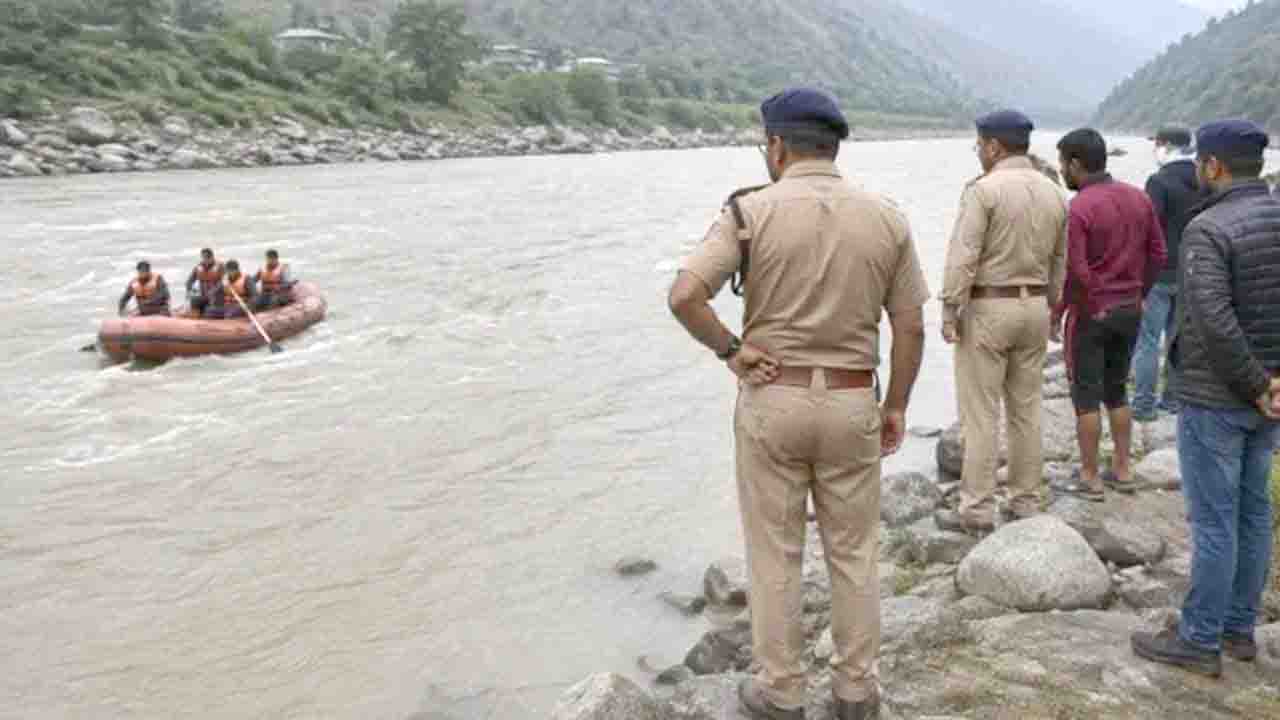 Chamba News: चंबा में कलयुगी पिता की हैवानियत, पत्नी से विवाद के बाद 6 साल के मासूम को रावी नदी में फेंका