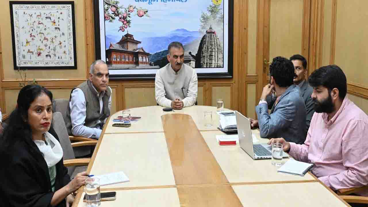 Himachal Ambulance Roads Guidelines: सुक्खू सरकार ने हिमाचल में जीप और एम्बुलेंस सड़कों के लिए जारी की नई पॉलिसी, पुरानी सड़कों का भी होगा री-टेस्