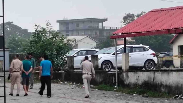 Paonta Sahib Murder Case: पांवटा साहिब के विश्वकर्मा चौक पर सिरमौर के व्यक्ति की गला रेतकर बेरहमी से हत्या, जांच में जुटी पुलिस