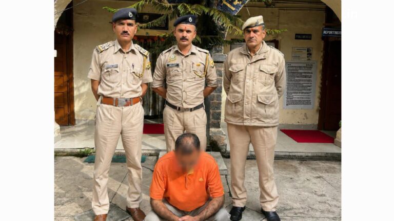 Shimla News: सोशल मीडिया पर भ्रामक जानकारी फैलाने के आरोप में RTI कार्यकर्ता कर्मचंद भाटिया गिरफ्तार, दो दिन के पुलिस रिमांड पर भेजा