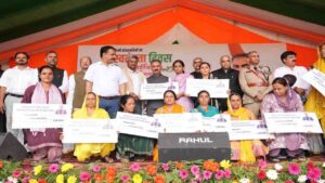 Hamirpur News: मुख्यमंत्री ने 4,967 लाभार्थियों को 20.61 करोड़ रुपये से अधिक की वित्तीय सहायता वितरित की