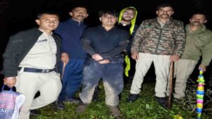 Chuddhar Yatra Rescue: चूड़धार यात्रा से लौटते वक्त जंगल में भटके चार श्रद्धालु, रातभर सर्च ऑपरेशन चलाकर पुलिस ने सुरक्षित निकाला