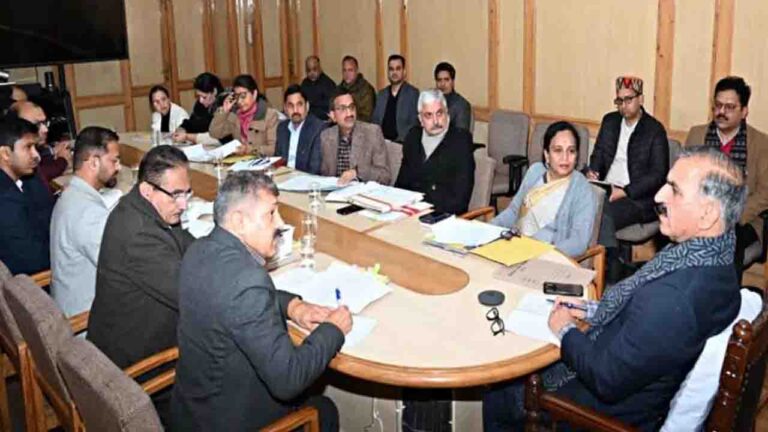 Himachal News: मेडिकल कॉलेजों में बनेंगे स्पेशलाइज्ड डिपार्टमेंट, गंभीर बीमारियों के इलाज के लिए नहीं जाना पड़ेगा बाहर
