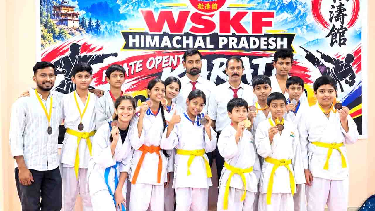HP State Karate Championship: सिरमौर कराटे टीम ने राज्य चैंपियनशिप में हासिल किया दूसरा स्थान, 13 पदकों के साथ लहराया परचम