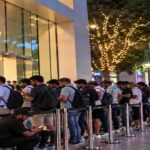 भारत में iPhone 18 की आज से सेल शुरू, रात 10 बजे से लगी लाइन; जानें कहां कितना मिलेगा डिस्काउंट