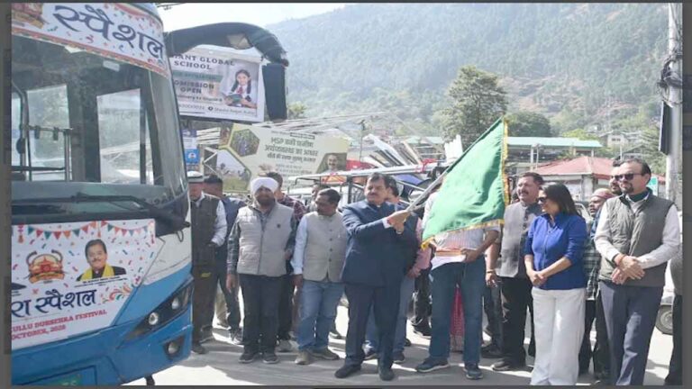 Kullu News: कुल्लू दशहरा उत्सव के लिए 50 विशेष बसों को हरी झंडी,देर रात तक मिलेगी शटल सेवा