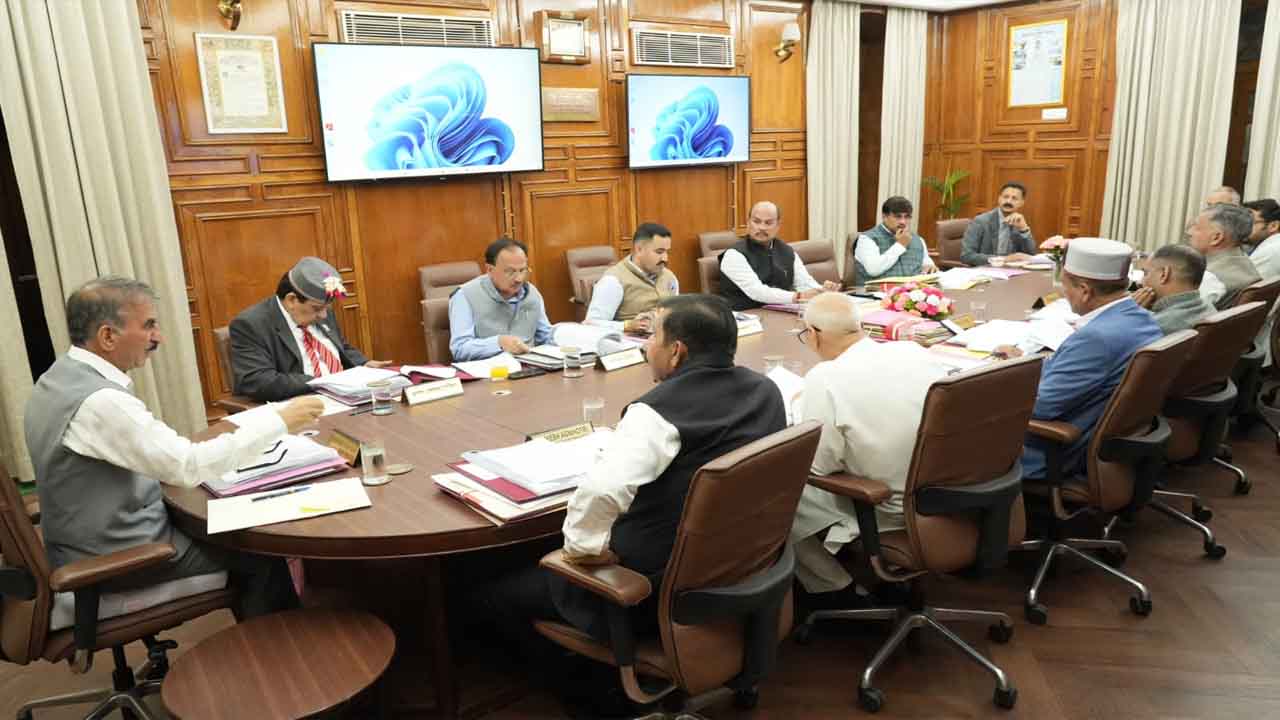 Himachal Cabinet Decisions: सुख की सरकार युवाओं के लिए बंपर नौकरियां और आपदा प्रभावितों को राहत पैकेजों का ऐलान