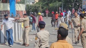 Nahan Clash: नाहन वाल्मीकि चौक पर दो पक्षों में खूनी संघर्ष, पुलिसकर्मी घायल और हाईवे जाम