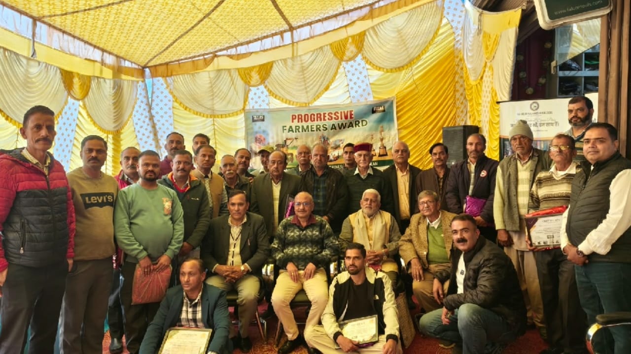 Solan News: साईं एक्वा मशीन एंड बिल्डर्स ने 52 किसानों को किया सम्मानित, कृषि के आधुनिकीकरण को लेकर हुई चर्चा