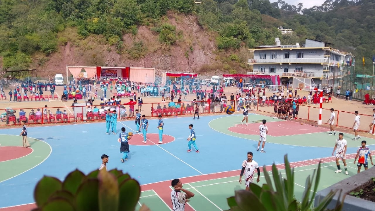 CBSE National Volleyball Tournament: कसौली इंटरनेशनल स्कूल में वॉलीबॉल का महाकुंभ शुरू