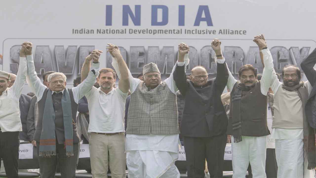 INDIA Alliance Protest: ज्ञानेश कुमार के खिलाफ विरोध की अगली रणनीति तैयार कर रहा विपक्ष, नवंबर में रामलीला मैदान के बाद होगा बड़ा प्रदर्शन
