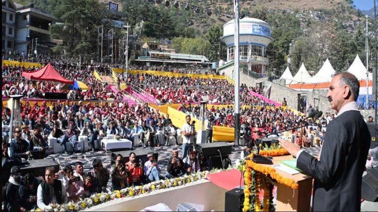 Kullu Dussehra 2026: सीएम सुक्खू ने देवताओं का नजराना 5% और बजंतरियों का मानदेय 10% बढ़ाया
