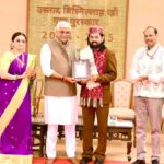 Himachal News: सीएम सुखविंदर सिंह सुक्खू ने वीरभद्र सिंह प्रतिमा अनावरण कार्यक्रम पर तोड़ी चुप्पी, जानिए क्या कहा 2 Ustad Bismillah Khan Yuva Puraskar: हिमाचल प्रदेश के लोक संगीत को राष्ट्रीय मंच पर मिला गौरव, लोकगायक इन्द्रजीत उस्ताद बिस्मिल्लाह ख़ान युवा पुरस्कार से सम्मानित..!