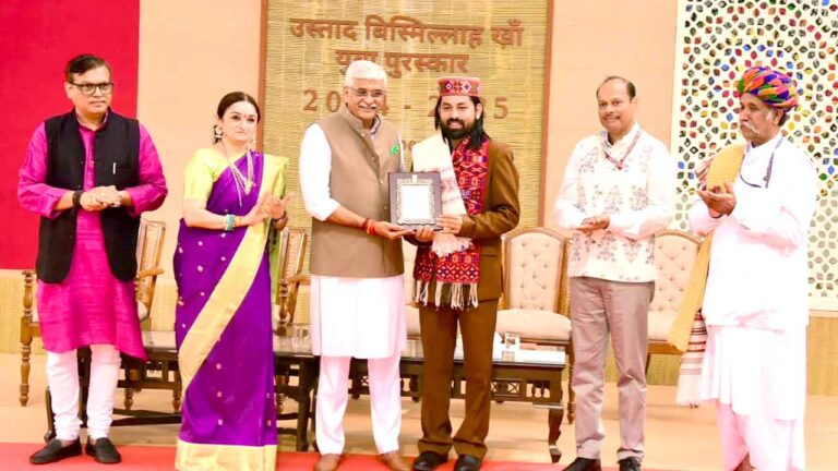Ustad Bismillah Khan Yuva Puraskar: हिमाचल प्रदेश के लोक संगीत को राष्ट्रीय मंच पर मिला गौरव, लोकगायक इन्द्रजीत को उस्ताद बिस्मिल्लाह ख़ान युवा पुरस्कार